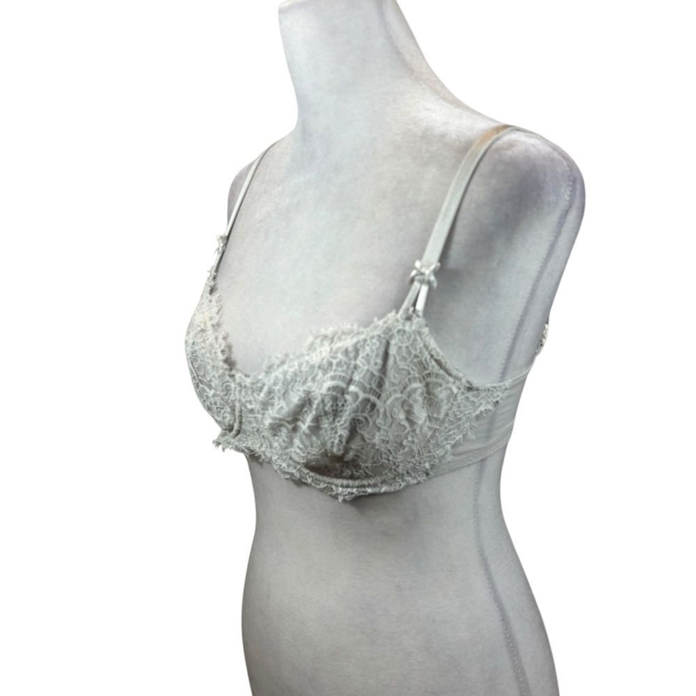 Ladies Victoria’s Secret Dream Angels White Lace Push Up Balconette Bra Size 32D